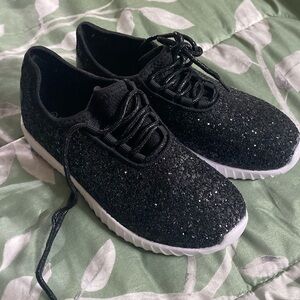 SOLD SOLD SOLD Tennis girls size 2 black with some silver spark